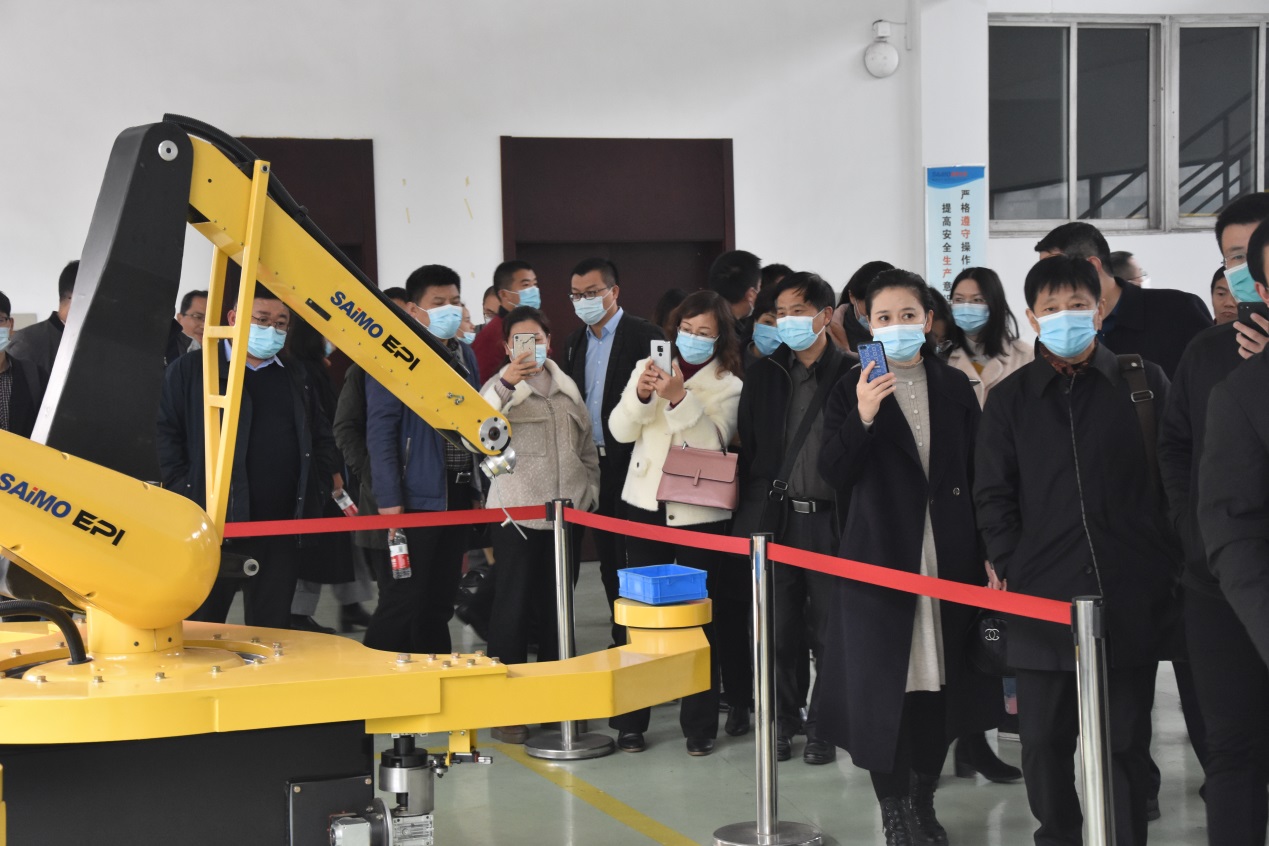 無需編程、人工示教的“噴涂機器人”